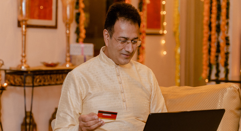 Sparkling Cashflows with a Digital-First Diwali: Illuminating E-commerce Revolution